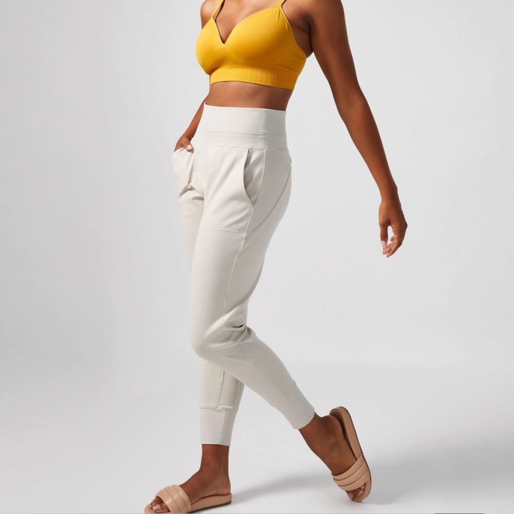 great quality athleta cute venice joggers in charcoal gray